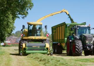 2WD फोरेज हार्वेस्टर Krone BiG X 630