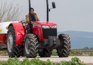 2WD ट्रैक्टर Massey Ferguson MF 2630 F
