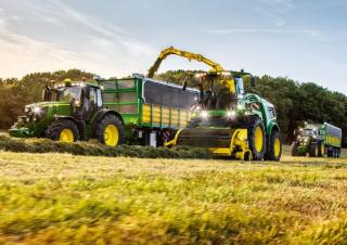 4WD फोरेज हार्वेस्टर John Deere 9800 