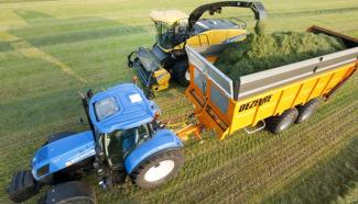 4WD फोरेज हार्वेस्टर New Holland FR 500