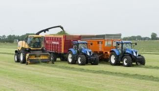 4WD फोरेज हार्वेस्टर New Holland FR 500