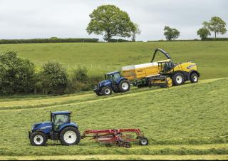 4WD फोरेज हार्वेस्टर New Holland FR 550
