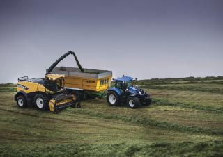 4WD फोरेज हार्वेस्टर New Holland FR 550