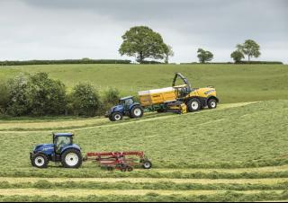 4WD फोरेज हार्वेस्टर New Holland FR 550