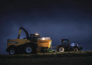 4WD फोरेज हार्वेस्टर New Holland FR 550