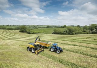 4WD फोरेज हार्वेस्टर New Holland FR 550