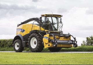 4WD फोरेज हार्वेस्टर New Holland FR 550