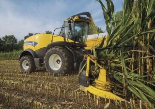 4WD फोरेज हार्वेस्टर New Holland FR 780