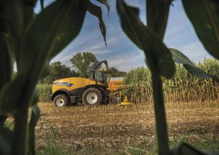 4WD फोरेज हार्वेस्टर New Holland FR 780