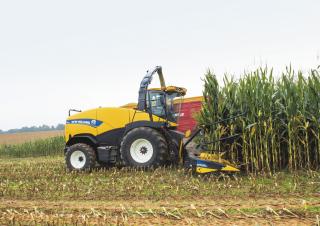 4WD फोरेज हार्वेस्टर New Holland FR 850