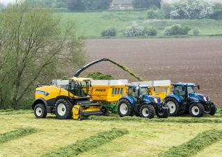 4WD फोरेज हार्वेस्टर New Holland FR 920 