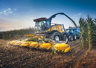 4WD फोरेज हार्वेस्टर New Holland FR 920 