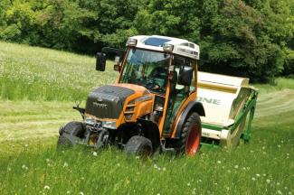 4WD ट्रैक्टर Fendt 210 F Vario