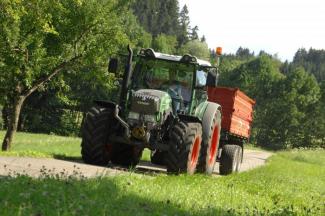 4WD ट्रैक्टर Fendt 211 V Vario