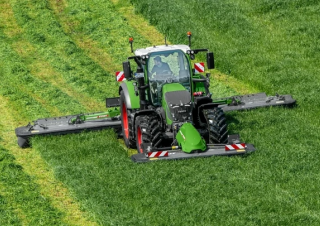 4WD ट्रैक्टर Fendt 620 Vario Profi
