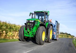 4WD ट्रैक्टर John Deere 7R 250