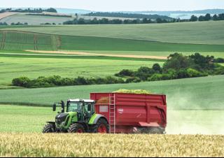 4WD ट्रैक्टर Fendt 824 Vario Profi+