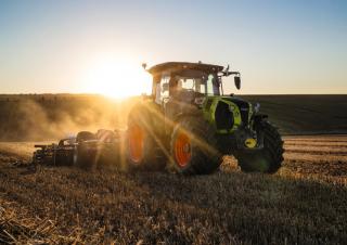 4WD ट्रैक्टर Claas Arion 610