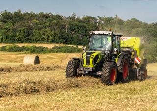 4WD ट्रैक्टर Claas Axos 2.105 