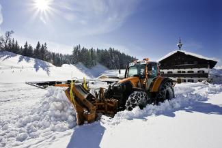 4WD ट्रैक्टर Lindner Geotrac 124