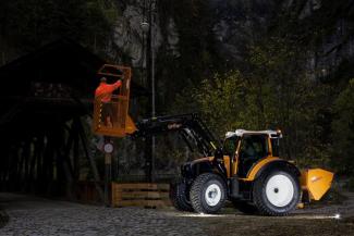 4WD ट्रैक्टर Lindner Geotrac 124