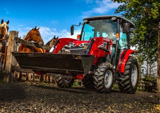 4WD ट्रैक्टर Massey Ferguson MF 1735 M HC 