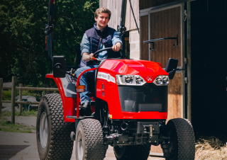 4WD ट्रैक्टर Massey Ferguson MF 1740 M HP