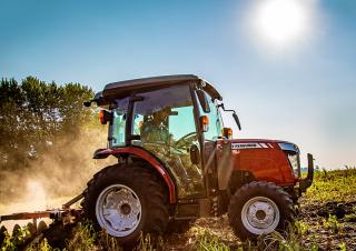 4WD ट्रैक्टर Massey Ferguson MF 1740 M HC