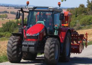 4WD ट्रैक्टर Massey Ferguson MF 5445-4 Lader