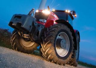 4WD ट्रैक्टर Massey Ferguson MF 8680 Dyna-VT Excellence