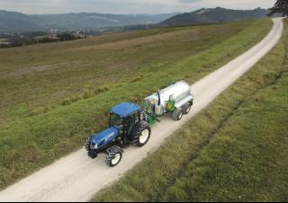 4WD ट्रैक्टर New Holland T 4.105 LP