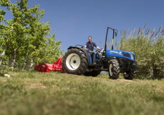 4WD ट्रैक्टर New Holland T 4.95 LP