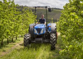 4WD ट्रैक्टर New Holland T 4.95 LP