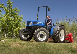 4WD ट्रैक्टर New Holland T4.100 LP