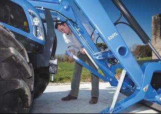 4WD ट्रैक्टर New Holland T4.75