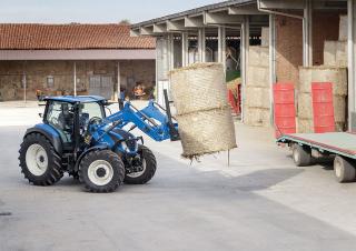 4WD ट्रैक्टर New Holland T5.140 DC 