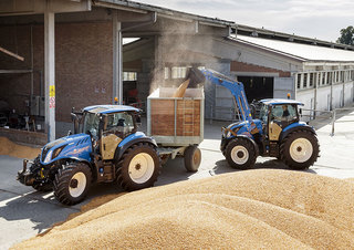 4WD ट्रैक्टर New Holland T5.140 DC 