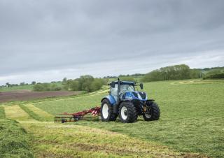 4WD ट्रैक्टर New Holland T7.225