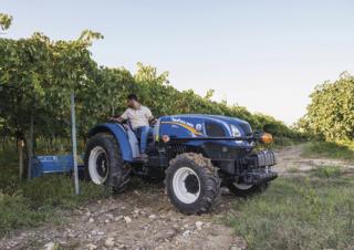 4WD ट्रैक्टर New Holland TD4.90 F
