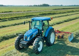 4WD ट्रैक्टर New Holland TD5.105