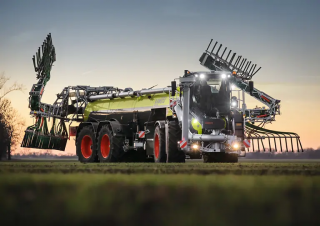 4WD ट्रैक्टर Claas Xerion 4200 Saddle Trac 