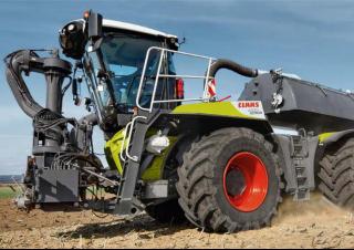 4WD ट्रैक्टर Claas Xerion 4200 Saddle Trac 