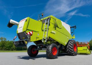 कंबाइन हार्वेस्टर Claas Avero 160