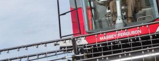 कंबाइन हार्वेस्टर Massey Ferguson Centora 7382