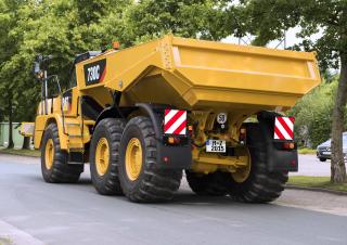 आर्टिकुलेटेड डंप ट्रक Caterpillar 730