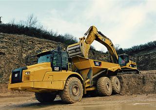 आर्टिकुलेटेड डंप ट्रक Caterpillar 745