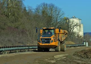 आर्टिकुलेटेड डंप ट्रक Bell B30E 4x4