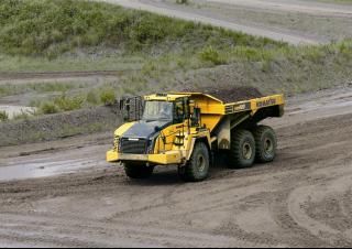 आर्टिकुलेटेड डंप ट्रक Komatsu HM400-5E0