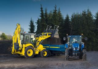 बैकहो लोडर New Holland B100C TC