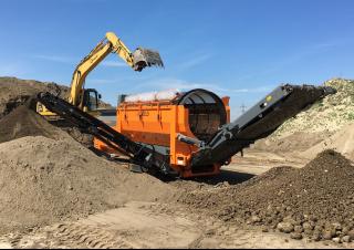 ड्रम के साथ मोबाइल स्क्रीनिंग प्लांट Rockster RTT720
